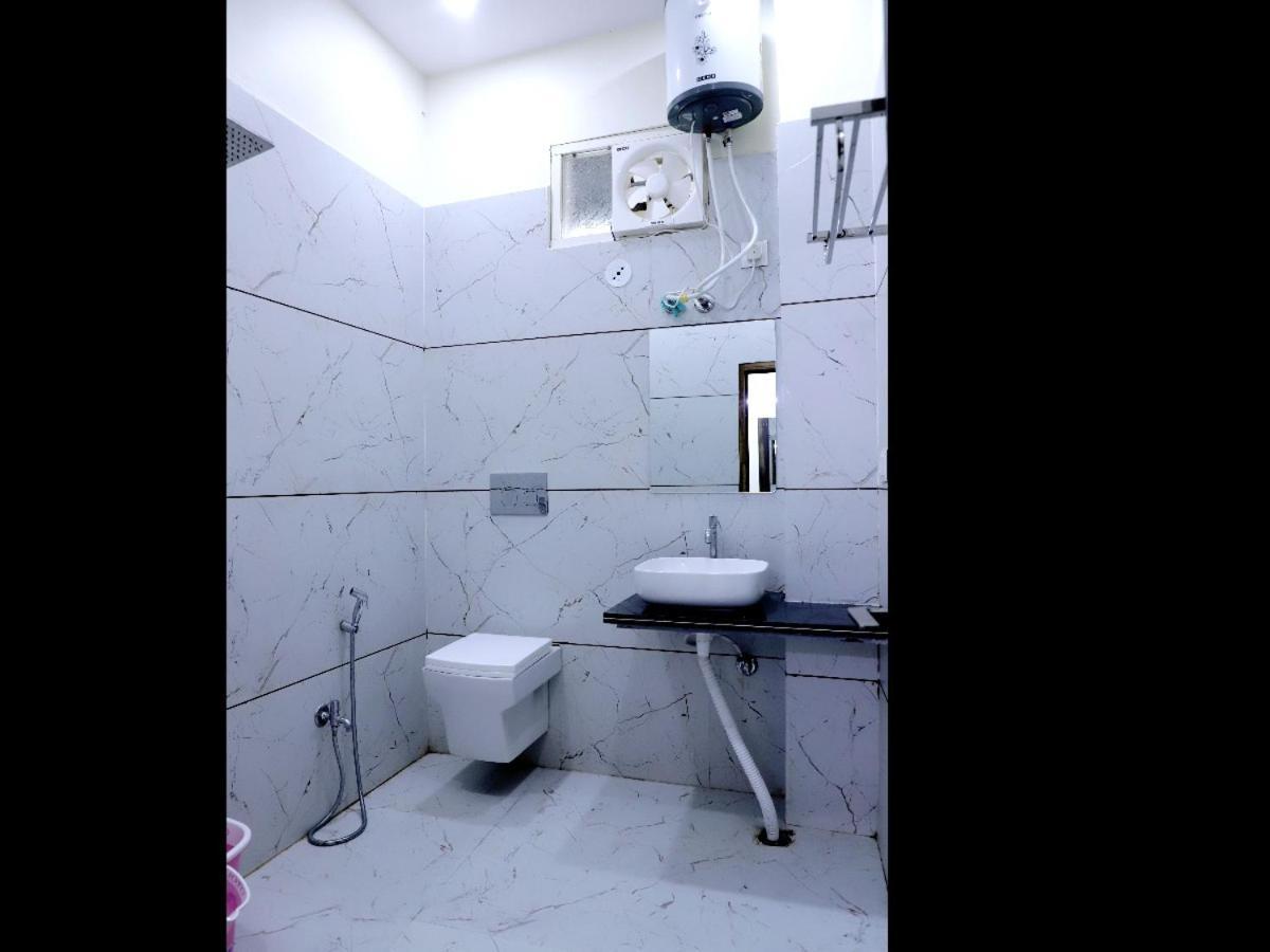 Hotel Jag Laxmi Palace Prime Location Main Road Near Mahakal Temple And Railway Station Удджайн Экстерьер фото