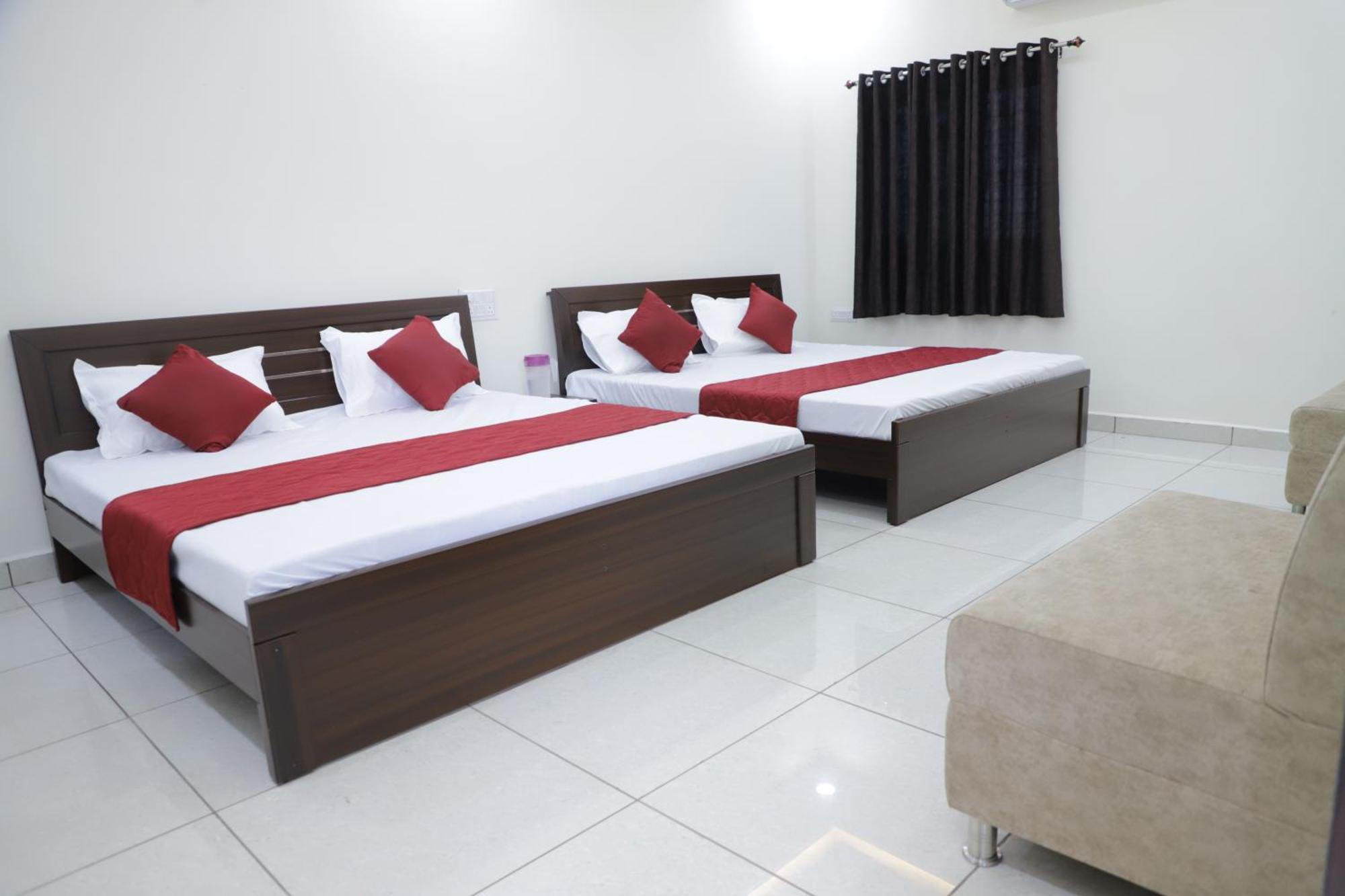 Hotel Jag Laxmi Palace Prime Location Main Road Near Mahakal Temple And Railway Station Удджайн Экстерьер фото
