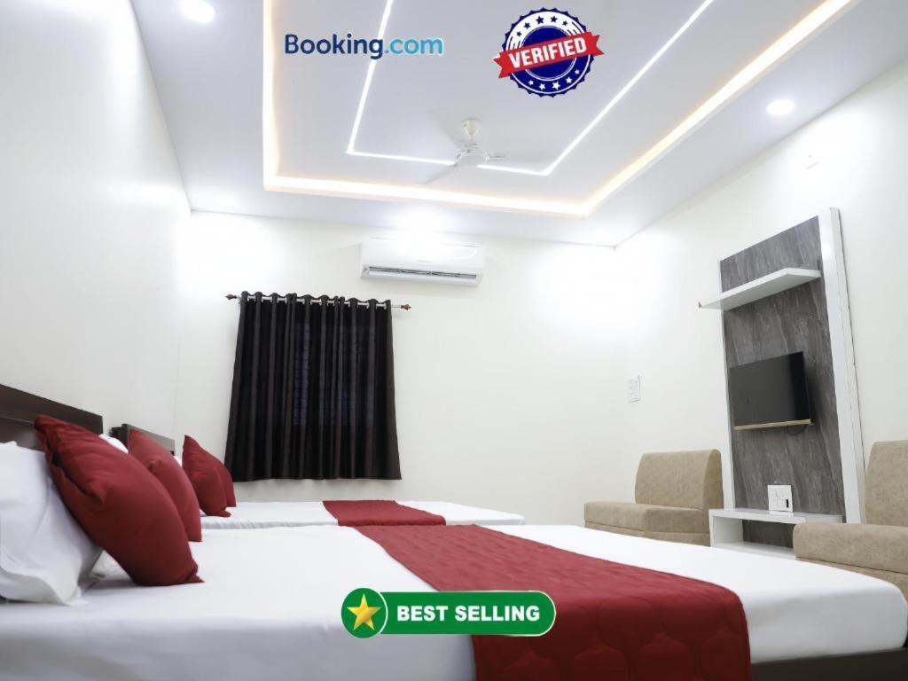 Hotel Jag Laxmi Palace Prime Location Main Road Near Mahakal Temple And Railway Station Удджайн Экстерьер фото